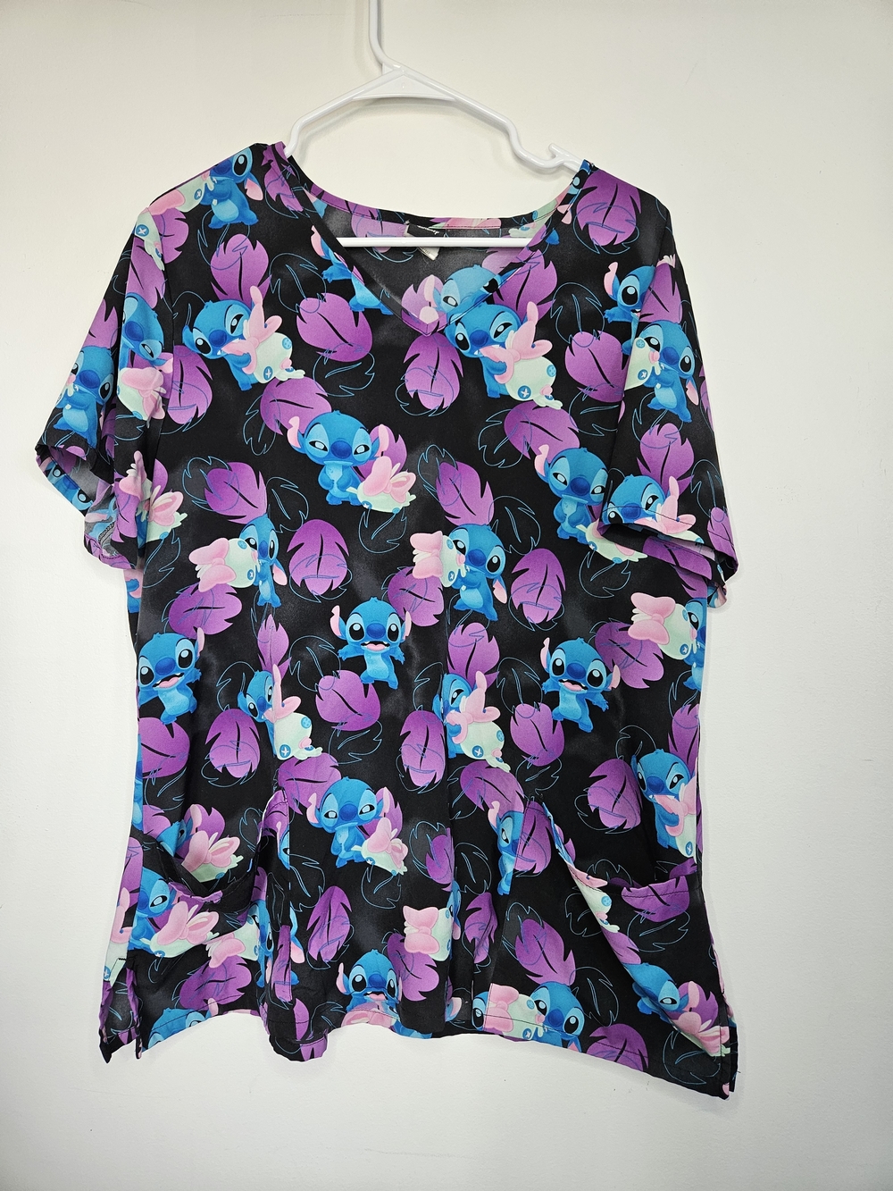 Disney Lilo & Stitch V-Neck Scrub Top Medical Uniform Pockets Black Purple L